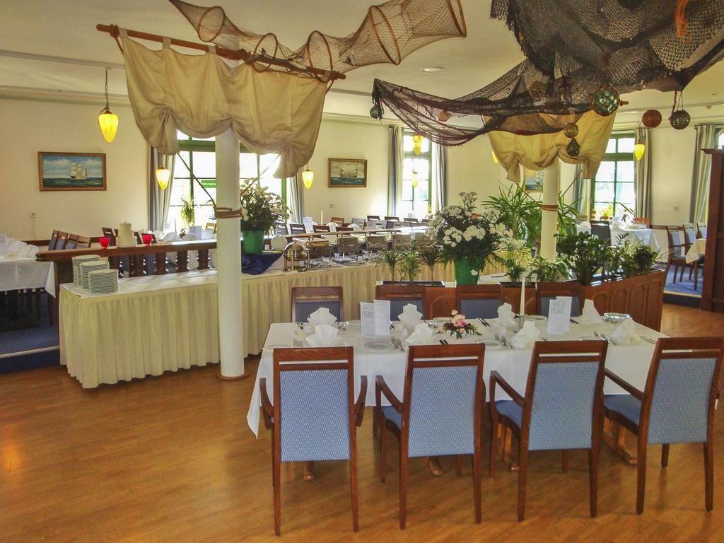 Hotel & Restaurant Lenzer Krug Malchow  Dış mekan fotoğraf