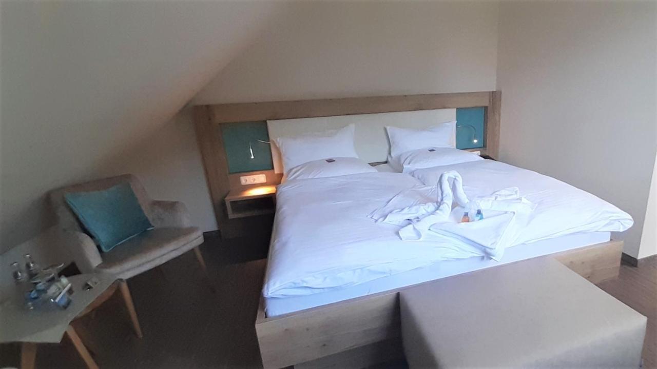 Hotel & Restaurant Lenzer Krug Malchow  Dış mekan fotoğraf
