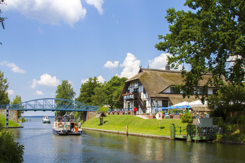 Hotel & Restaurant Lenzer Krug Malchow  Dış mekan fotoğraf