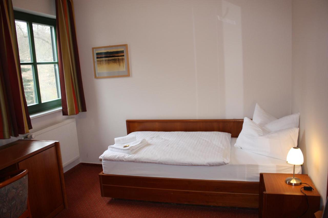 Hotel & Restaurant Lenzer Krug Malchow  Dış mekan fotoğraf
