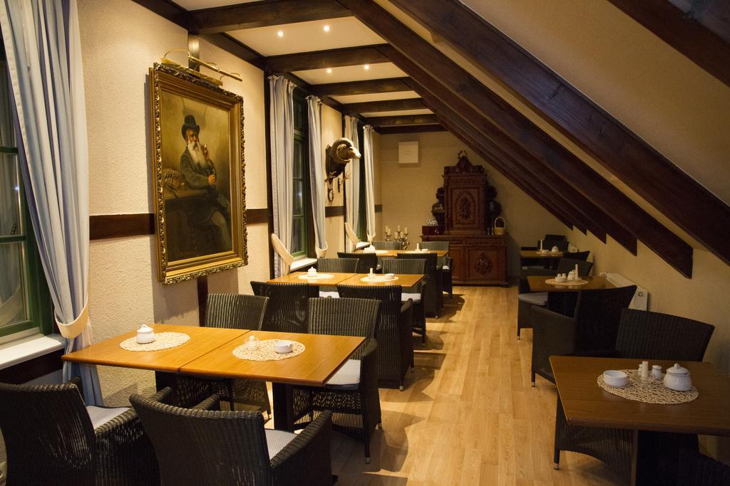 Hotel & Restaurant Lenzer Krug Malchow  Dış mekan fotoğraf
